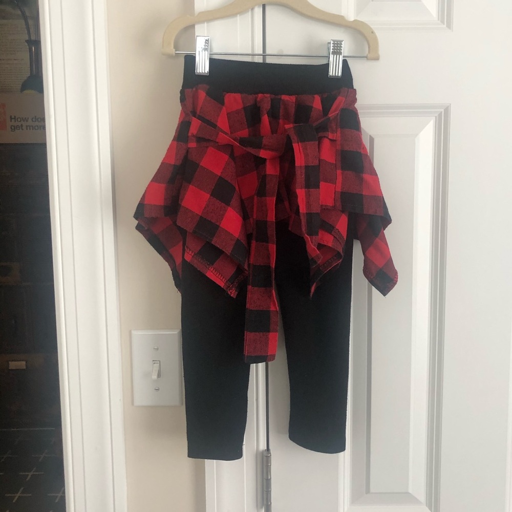 Black leggings w/Buffalo check Flannel wrap